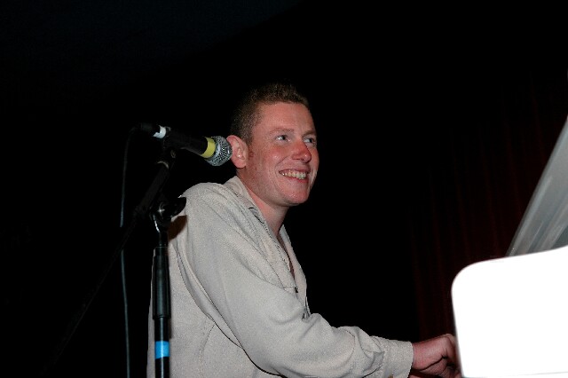 min 2006 11 25 riot 169